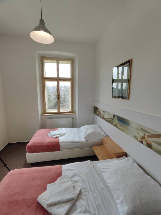 Hotel Stara Skola Mezna Экстерьер фото