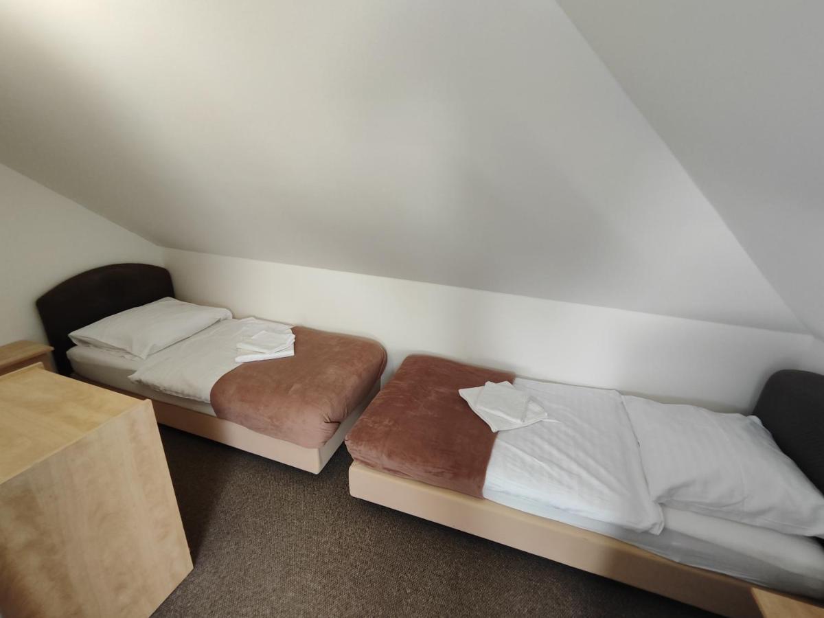 Hotel Stara Skola Mezna Экстерьер фото