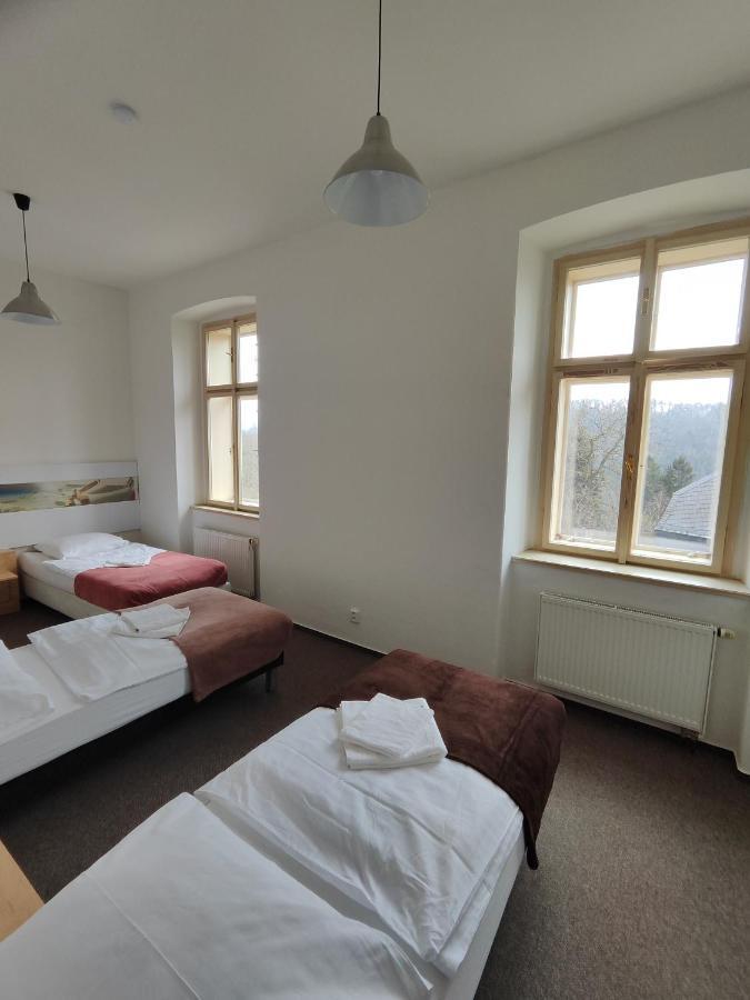 Hotel Stara Skola Mezna Экстерьер фото