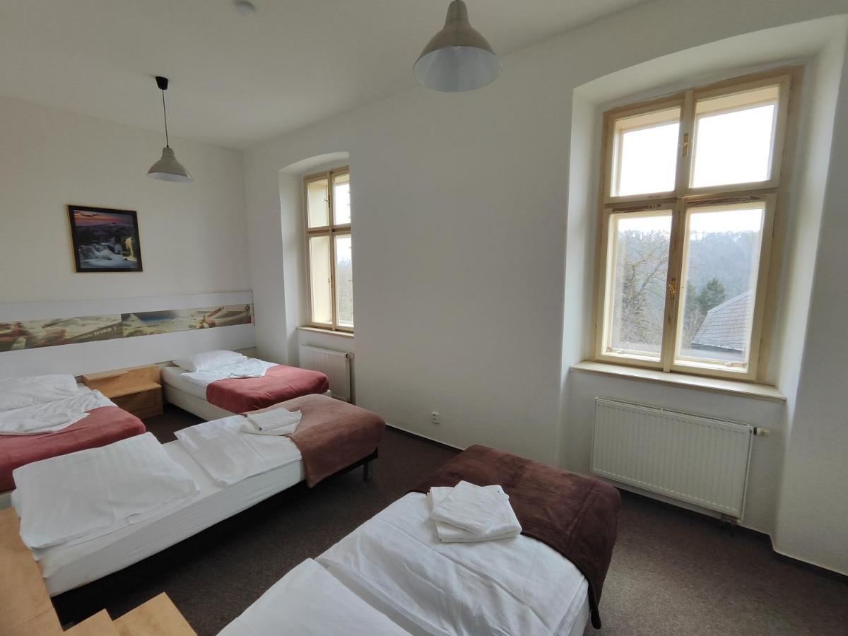 Hotel Stara Skola Mezna Экстерьер фото